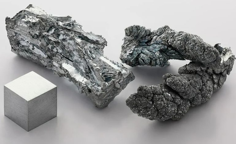 Сравнение плотности металлов: железо и свинец