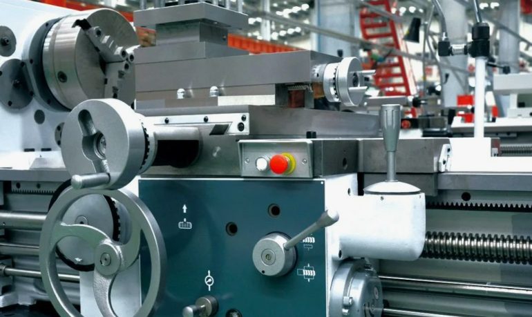 Основные характеристики токарных станков по металлу: на что обратить внимание