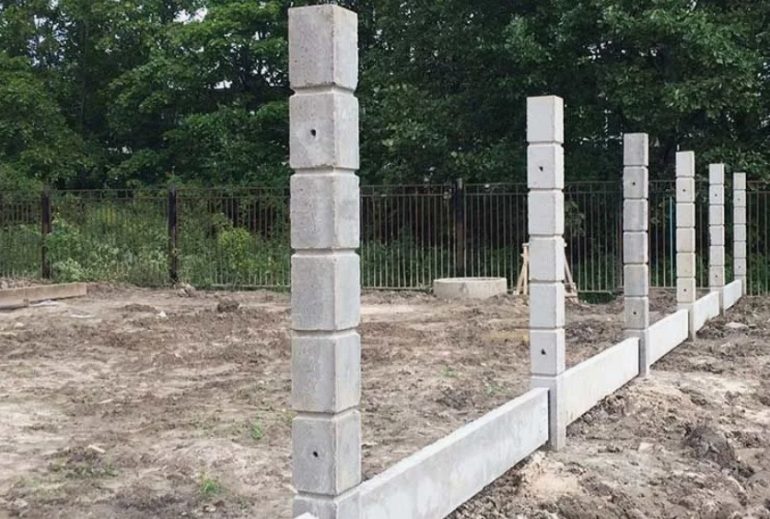 Советы по установке и выбору бетонных столбов для забора