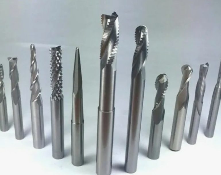 Концевые фрезы для ЧПУ: сравнение монолитных и сборных решений